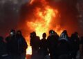 París es epicentro de un nuevo episodio de violencia y saqueos en la plaza de la República